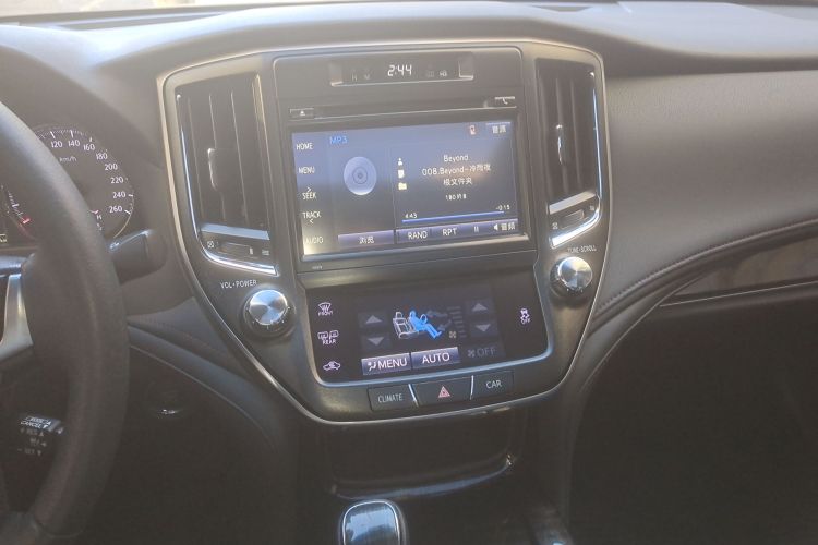 丰田 皇冠 2017 汽车图片 #15