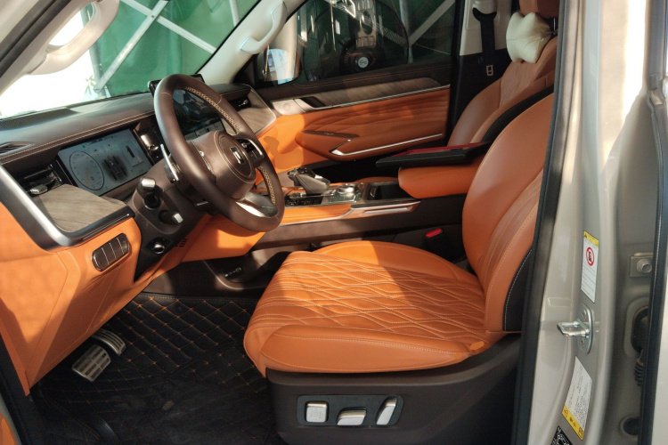 Tank 500 2023 car image #15