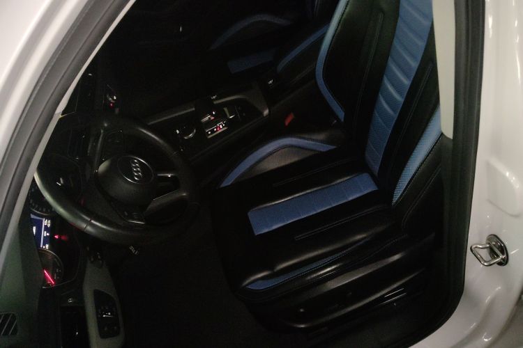 Audi A4 2017 car image #15