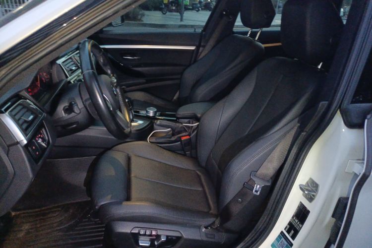 BMW 3 Series GT 2020 immagine di auto #15