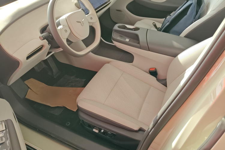 HongQi TianGong 05 2025 #15 HongQi TianGong 05 2025 car image #15