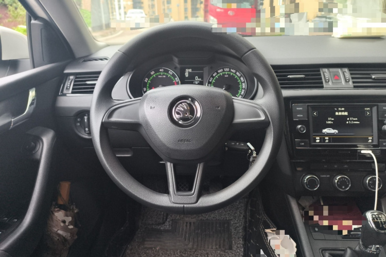 Skoda Octavia 2019 car image #15