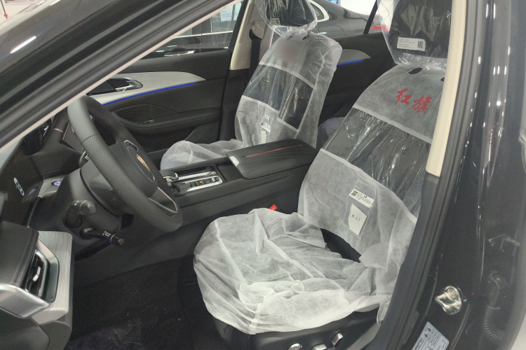 HongQi H5 PHEV 2025 #15 HongQi H5 PHEV 2025 car image #15