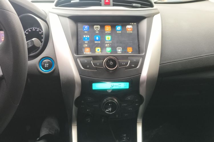 BYD Yuan New Energy 2019 immagine di auto #15