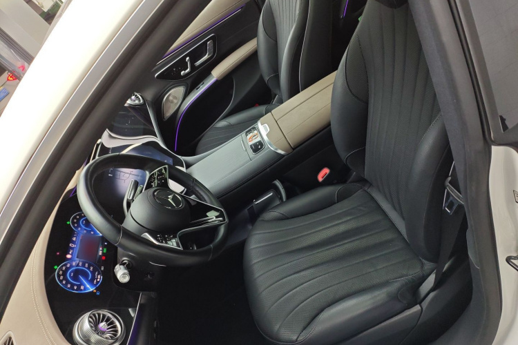 Mercedes-Benz EQS Class 2023 car image #15