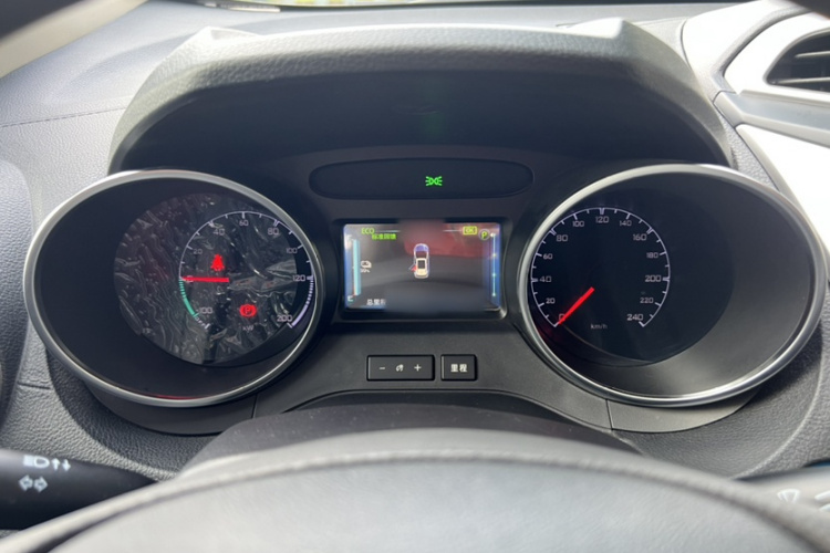 BYD Yuan New Energy 2019 immagine di auto #15