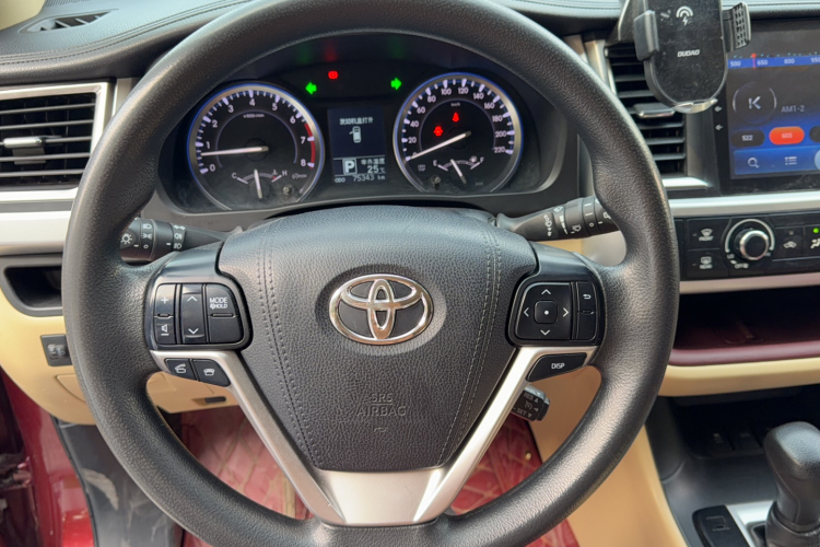 Toyota Highlander (Imported) 2016 car image #15