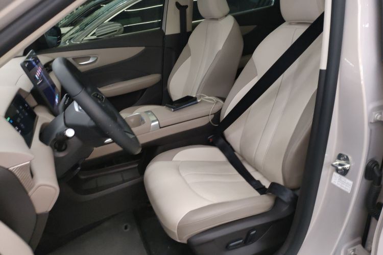 MG ES5 2024 car image #15