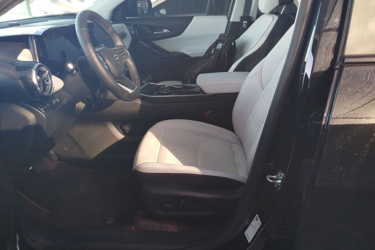 Chevrolet Equinox Plus 2024 #15 Chevrolet Equinox Plus 2024 car image #15