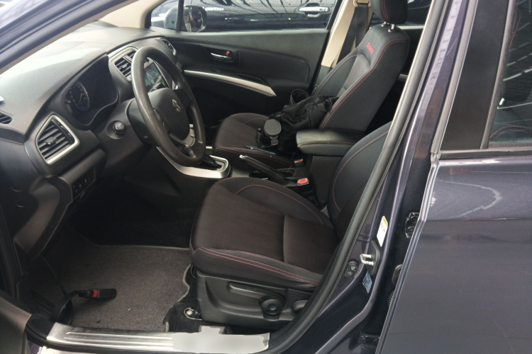 Suzuki S-Cross 2015 immagine di auto #15