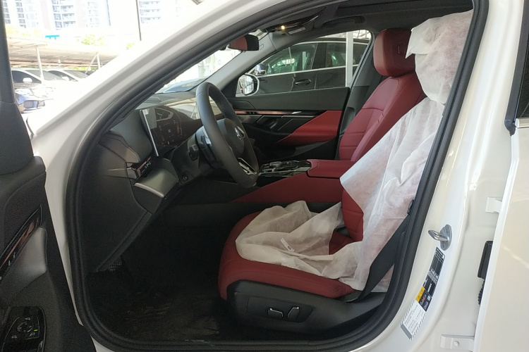 BMW i5 M60 2025 #15 BMW i5 M60 2025 car image #15