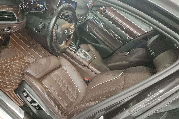 BMW M760Le 2017 #15 BMW M760Le 2017 car image #15