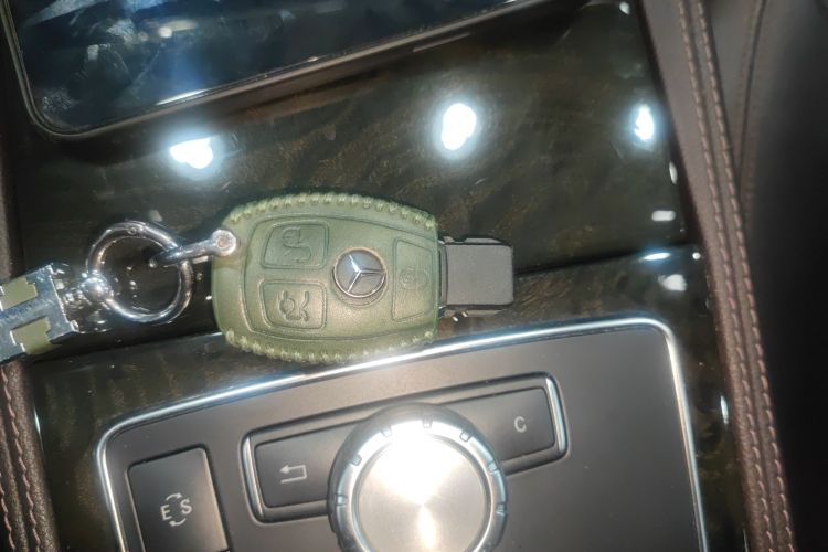 Mercedes-Benz CLS Class 2014 car image #15