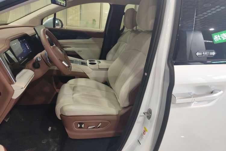 BYD Xia 2025 #15 BYD Xia 2025 car image #15