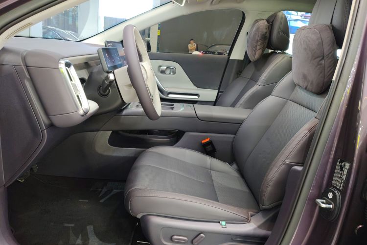 零跑汽车 零跑B01 2025 汽车图片 #15