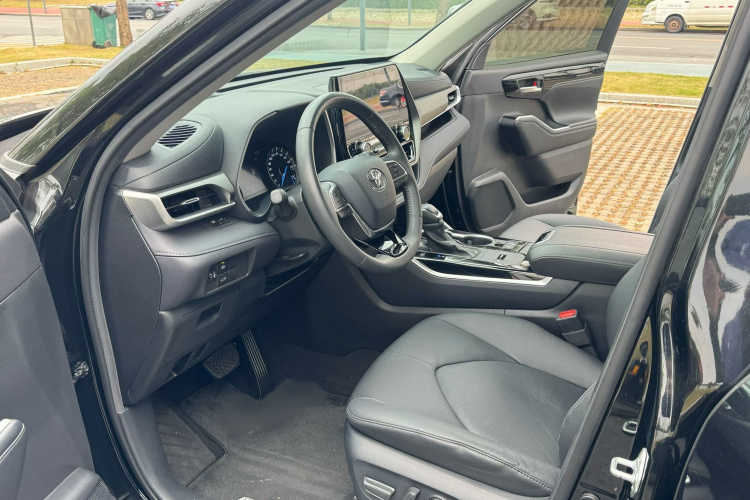 Toyota Highlander (Imported) 2022 immagine di auto #15