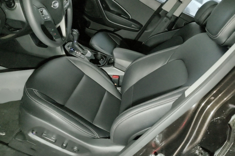 Hyundai Grand Santa Fe 2017 #15 Hyundai Grand Santa Fe 2017 car image #15