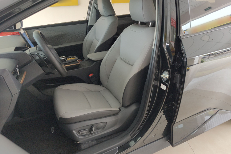 Toyota bZ3 2024 immagine di auto #15