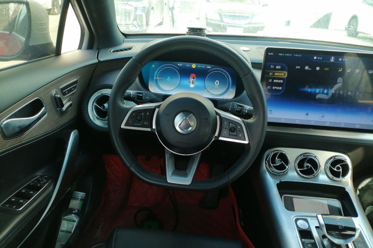 Denza X 2020 car image #15