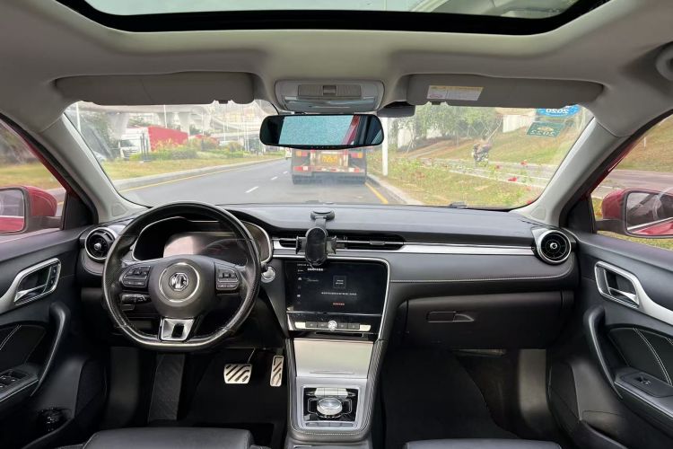 MG 6 New Energy 2018 car image #15