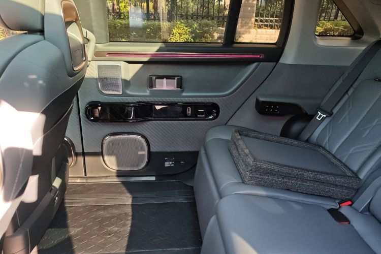 Zeekr MIX 2025 صورة سيارة #15