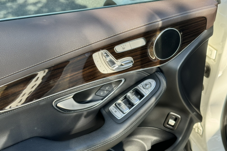 Mercedes-Benz GLC Class 2019 #15 Mercedes-Benz GLC Class 2019 car image #15