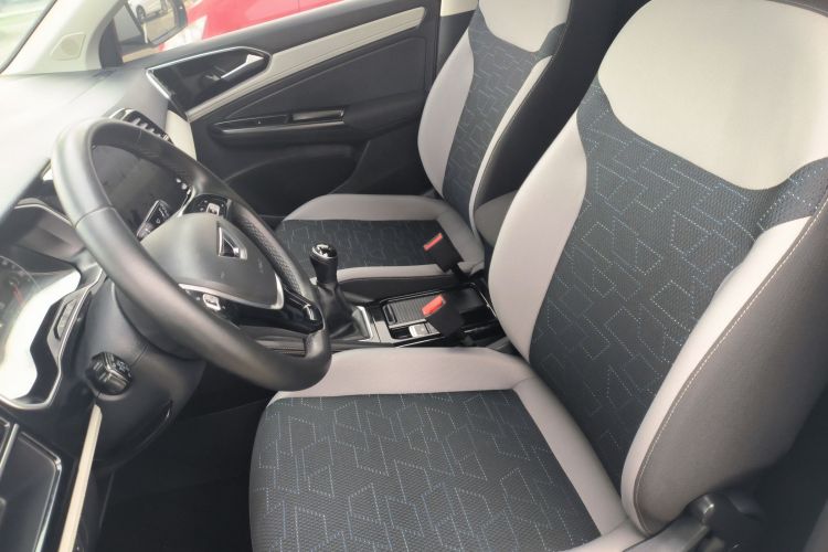 VS5 2023 car image #15