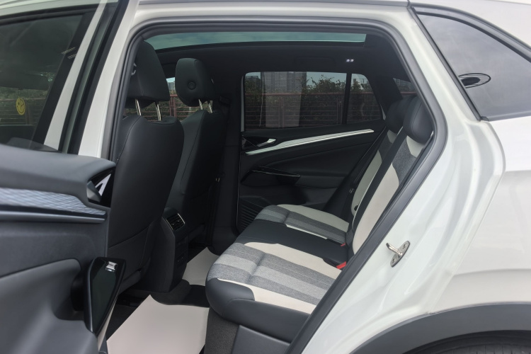 Volkswagen ID.4 Crozz 2023 #15 Volkswagen ID.4 Crozz 2023 car image #15