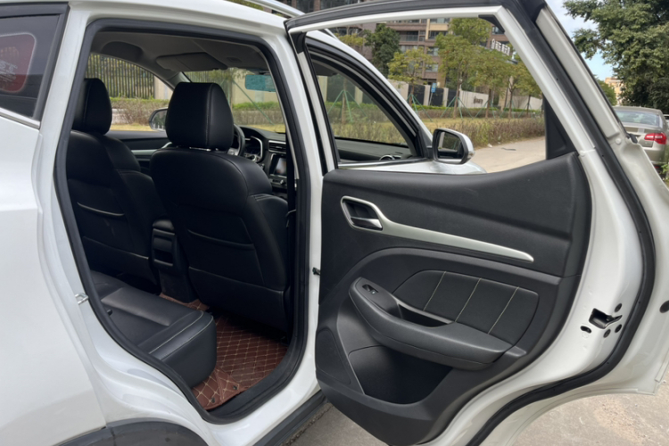 MG ZS 2018 car image #15