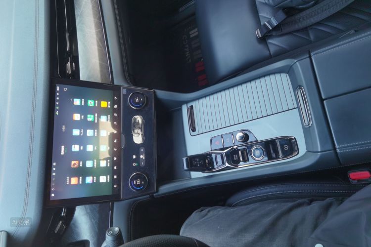 Lynk & Co 09 2022 car image #15