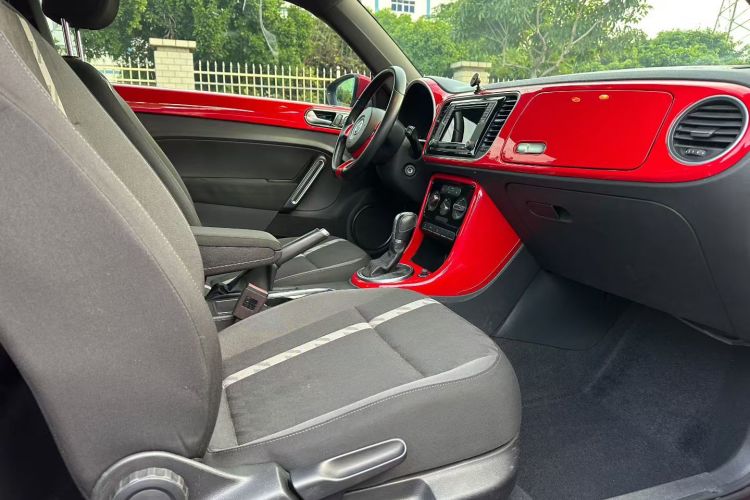 Volkswagen Beetle 2018 car image #15