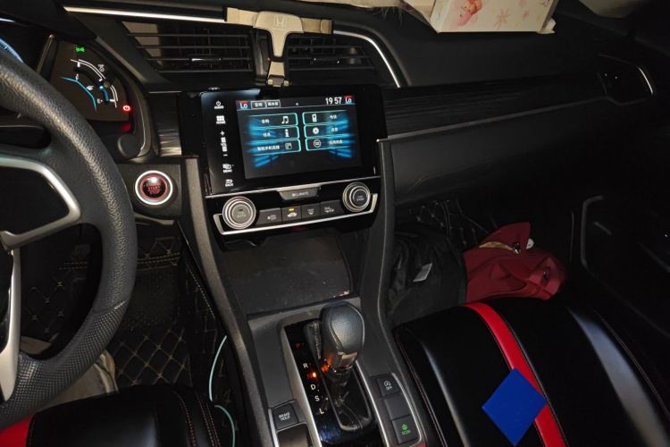 Honda Civic 2019 #15 Honda Civic 2019 car image #15
