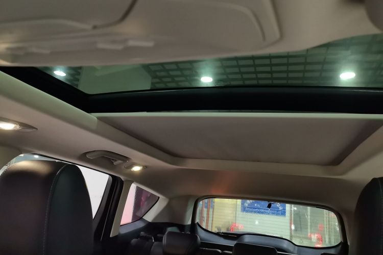 Ford Kuga 2017 #15 Ford Kuga 2017 car image #15