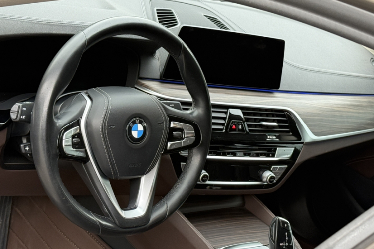 BMW 5 Series New Energy 2019 image de voiture #15
