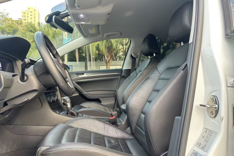 Volkswagen Golf New Energy (Imported) 2018 صورة سيارة #15