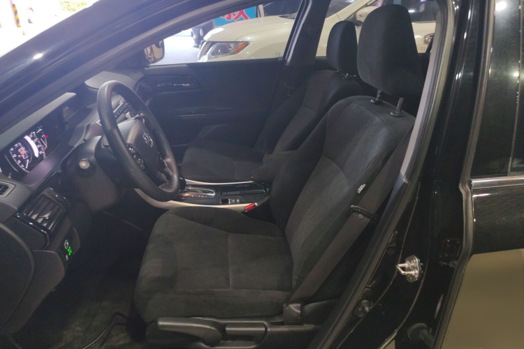 Honda Accord 2018 image de voiture #15