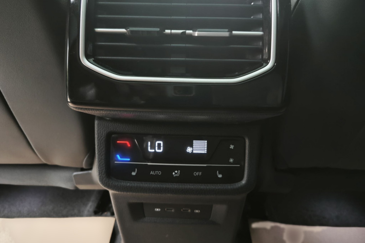 Volkswagen ID.6 Crozz 2021 #15 Volkswagen ID.6 Crozz 2021 car image #15