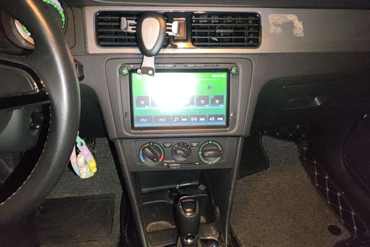 Skoda Rapid Spaceback 2018 immagine di auto #15