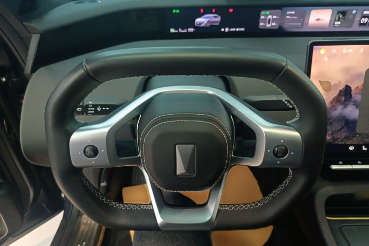 Avatr 12 2023 car image #15