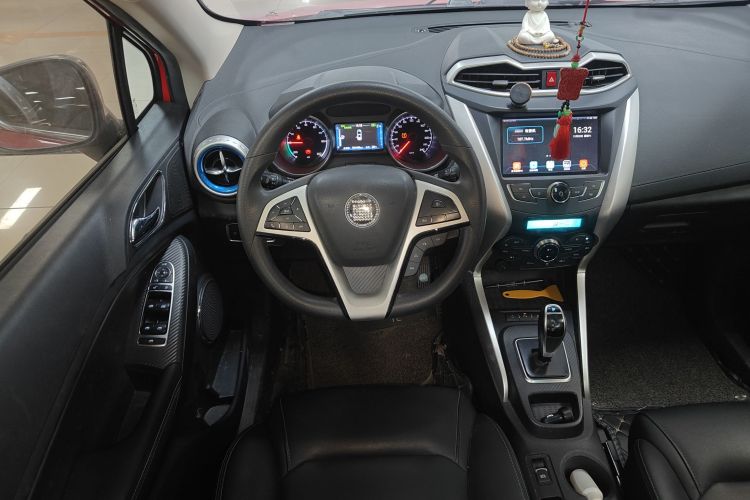 BYD Yuan New Energy 2018 car image #15