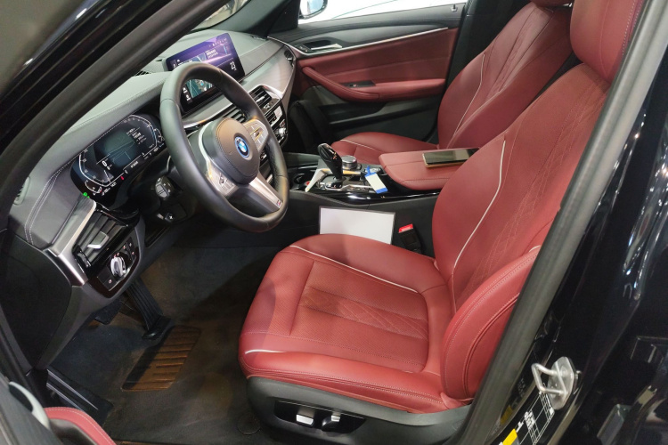 BMW 5 Series New Energy 2023 immagine di auto #15