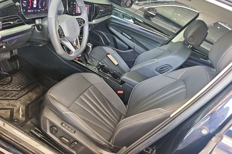 Volkswagen Passat 2024 car image #15