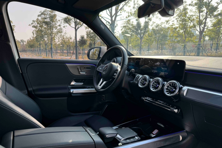 Mercedes-Benz EQB Class 2024 #15 Mercedes-Benz EQB Class 2024 car image #15