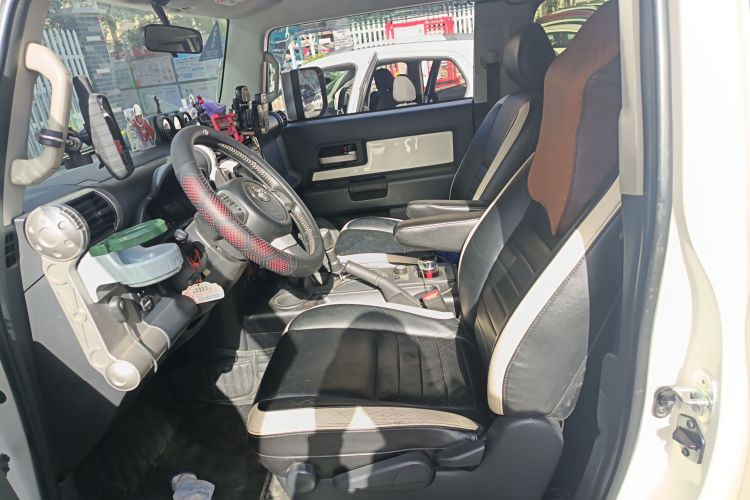 Toyota FJ Cruiser 2018 car image #15