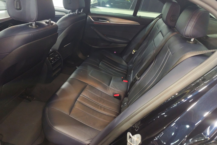 BMW 5 Series (Imported) 2018 car image #15