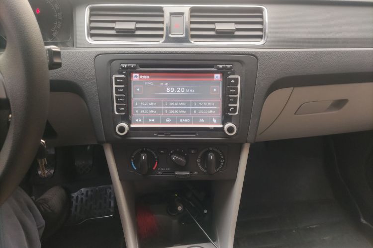 Skoda Rapid 2016 imagen de coche #15