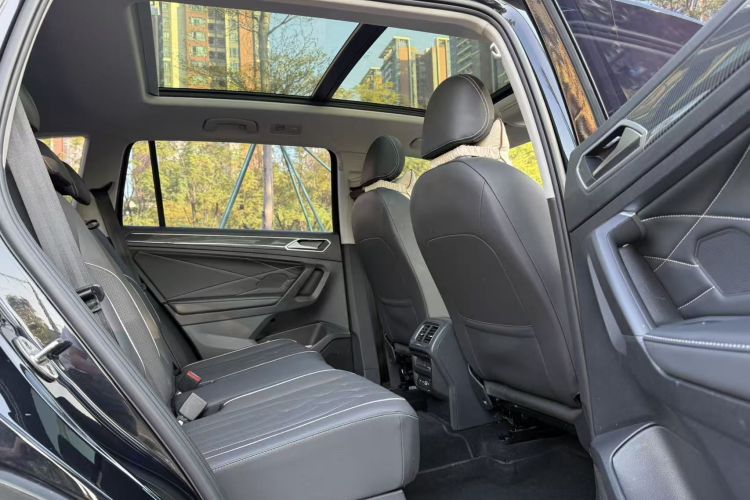 Volkswagen Tiguan L 2022 imagen de coche #15