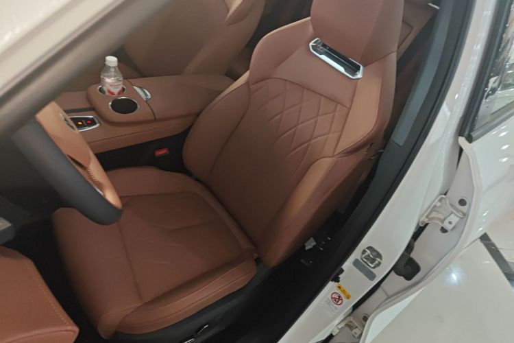 Changan UNI-Z PHEV 2025 #15 Changan UNI-Z PHEV 2025 immagine di auto #15