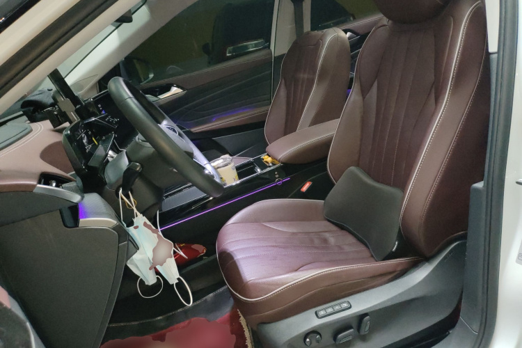 Volkswagen ID.6 X 2024 car image #15