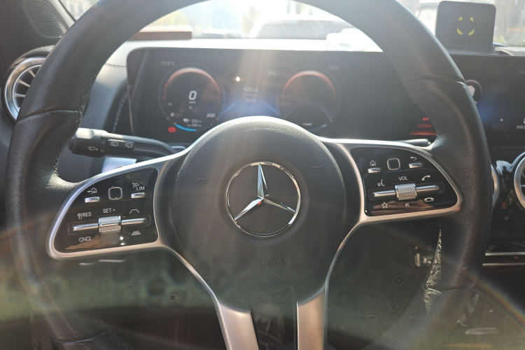 Mercedes-Benz EQB Class 2023 #15 Mercedes-Benz EQB Class 2023 car image #15